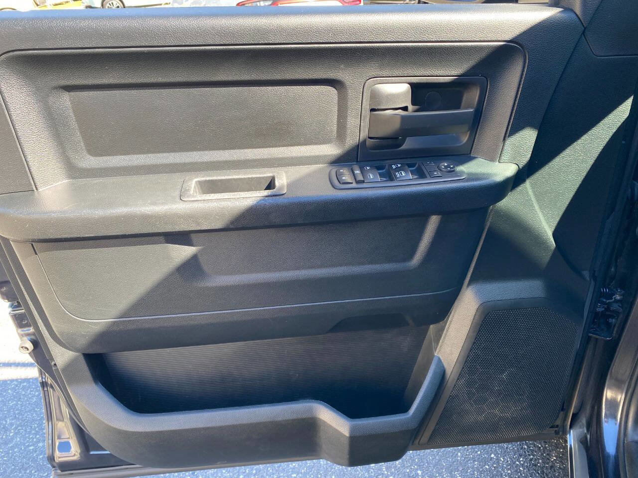 Used 2018 RAM 1500 Tradesman w/ Chrome Appearance Group image 11