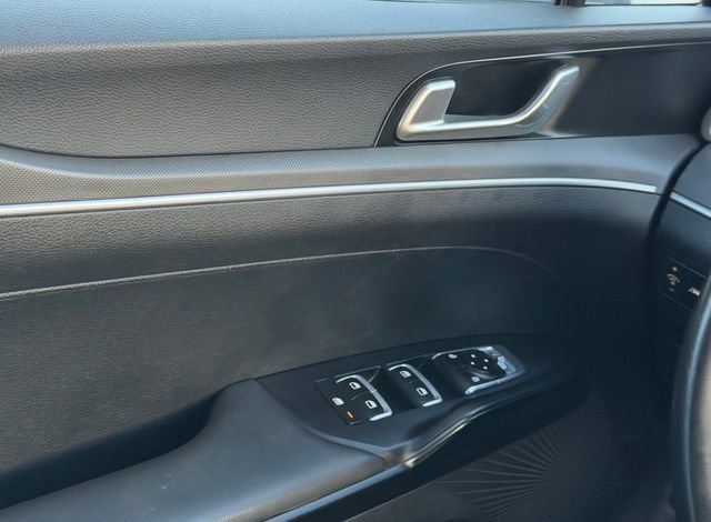 Used 2023 Kia K5 GT-Line image 32