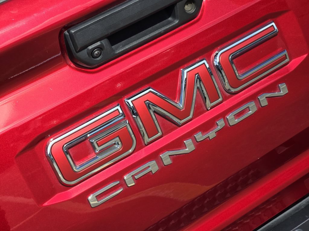 Used 2024 GMC Canyon AT4 w/ Technology Package AWD/4WD image 9