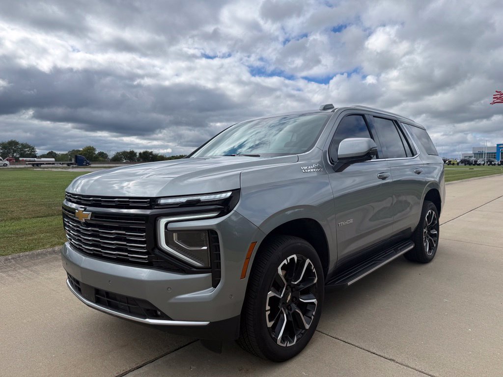 Used 2025 Chevrolet Tahoe High Country AWD/4WD image 11