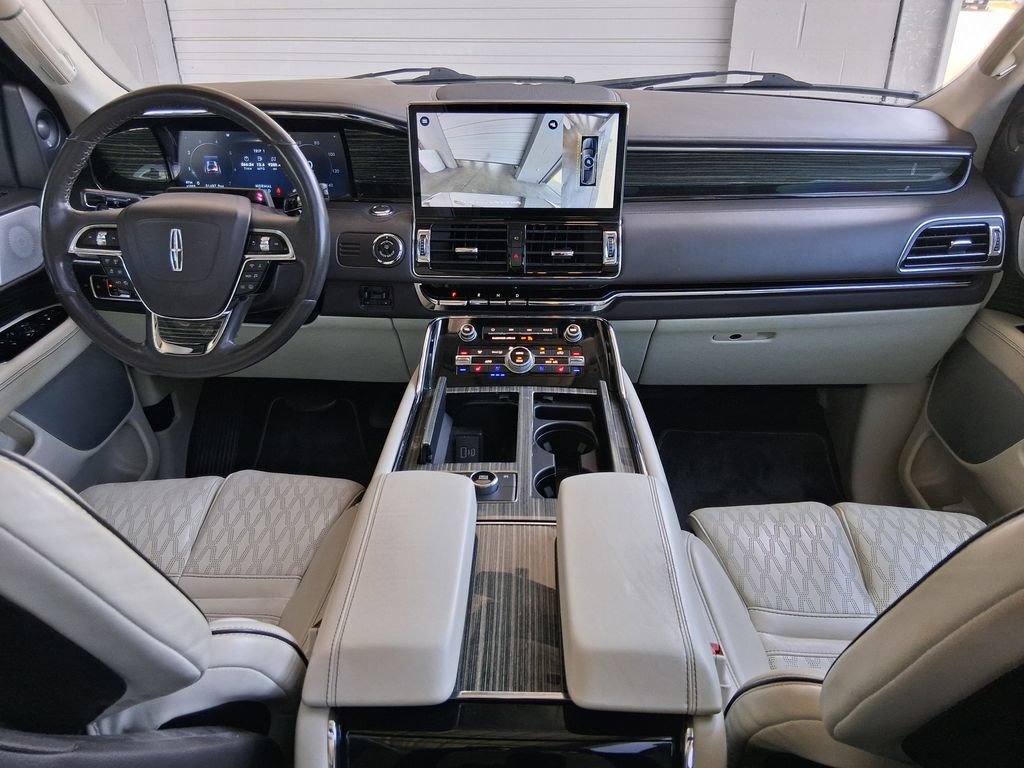 Used 2023 Lincoln Navigator L Black Label AWD/4WD image 10