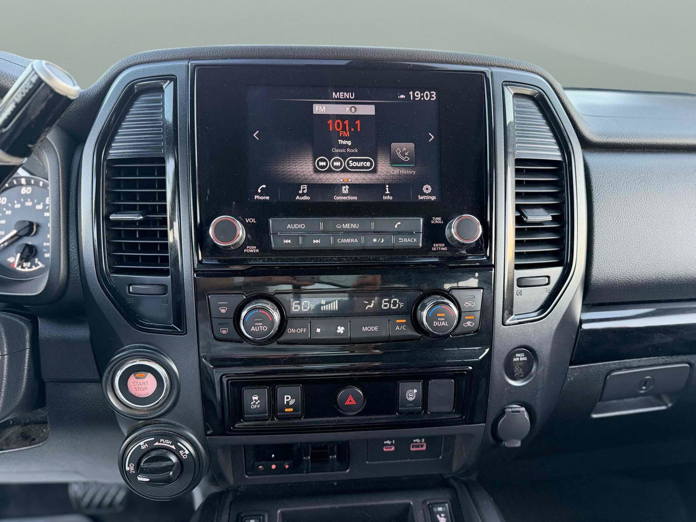 Used 2023 Nissan Titan SV w/ SV Convenience Package AWD/4WD image 14