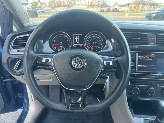 Used 2018 Volkswagen Golf S image 11