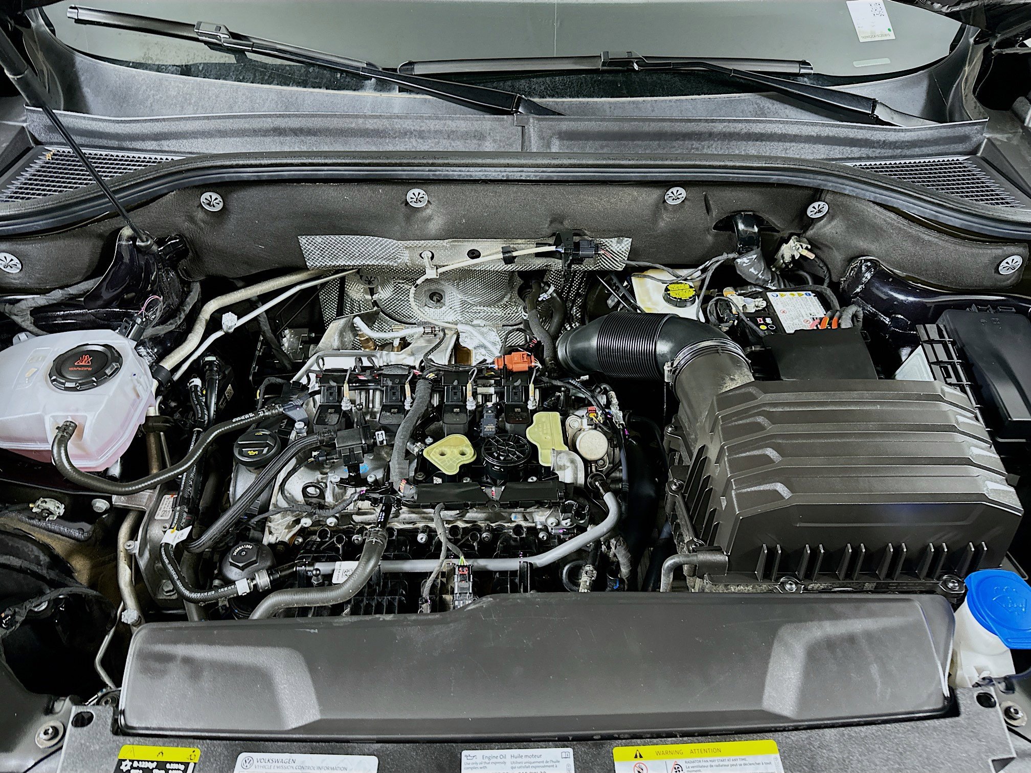 Used 2025 Volkswagen Atlas Cross Sport SE image 33