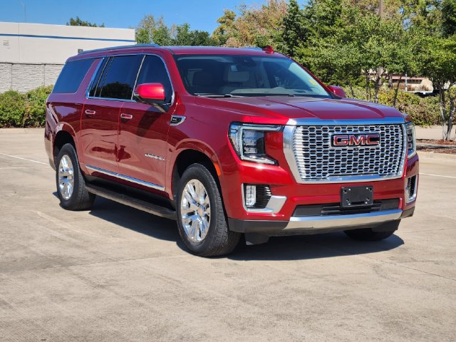 Used 2023 GMC Yukon XL Denali AWD/4WD image 3