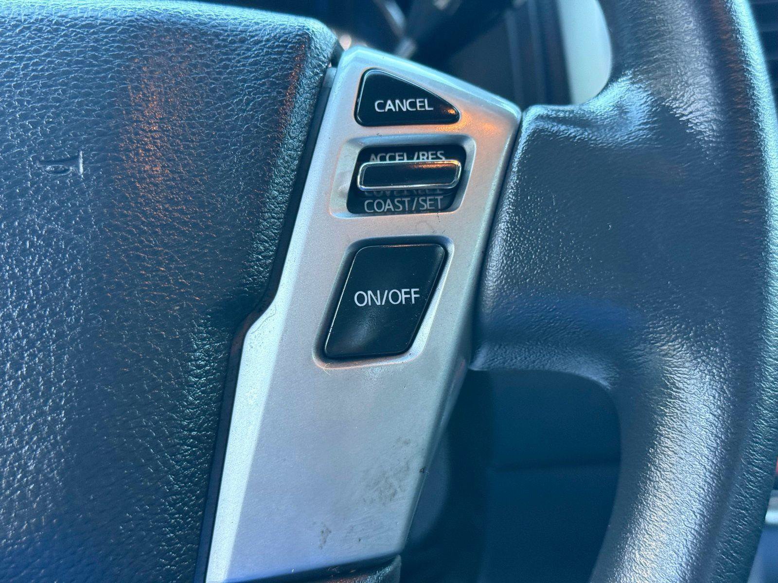 Used 2017 Nissan Titan SV RWD image 23