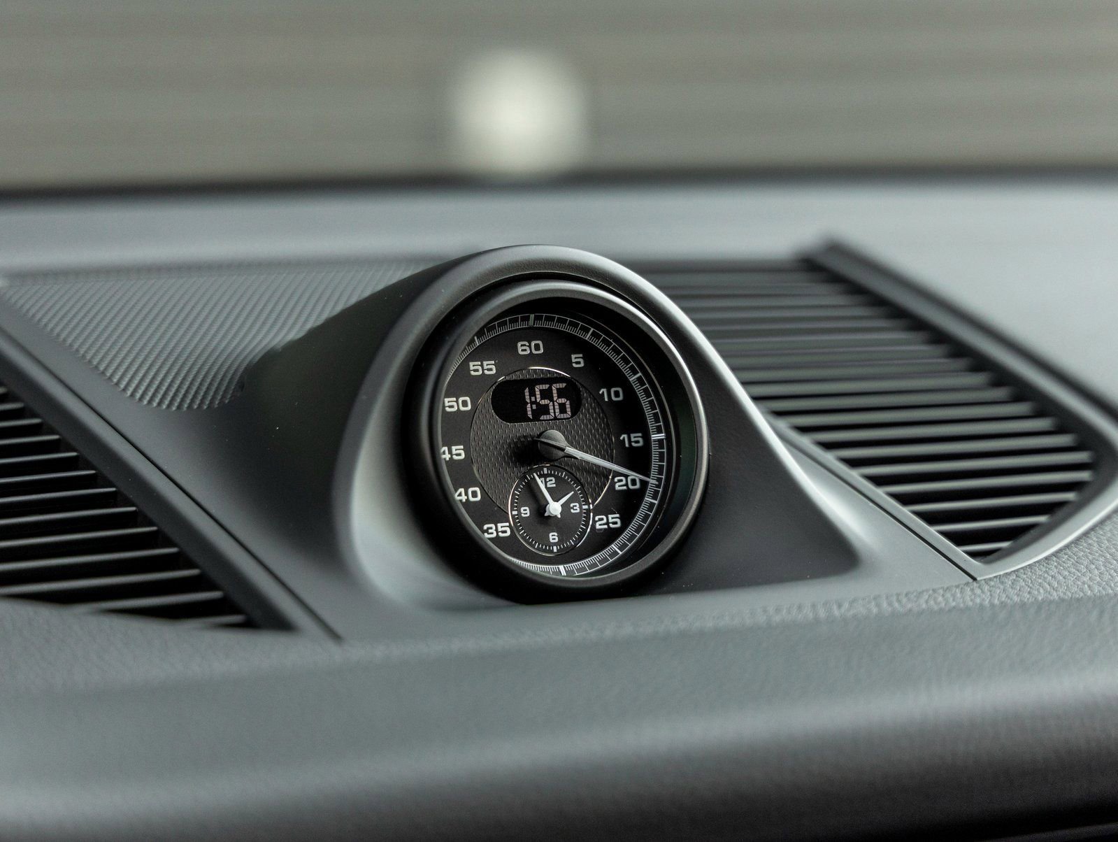 Used 2026 Porsche Macan image 28