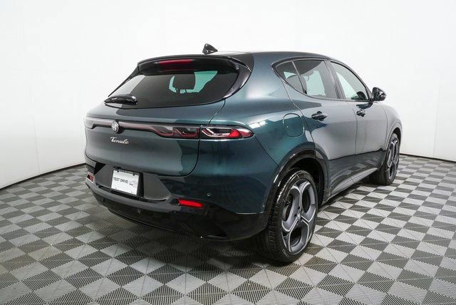 New 2026 Alfa Romeo Tonale w/ Black Premium Package AWD/4WD image 8