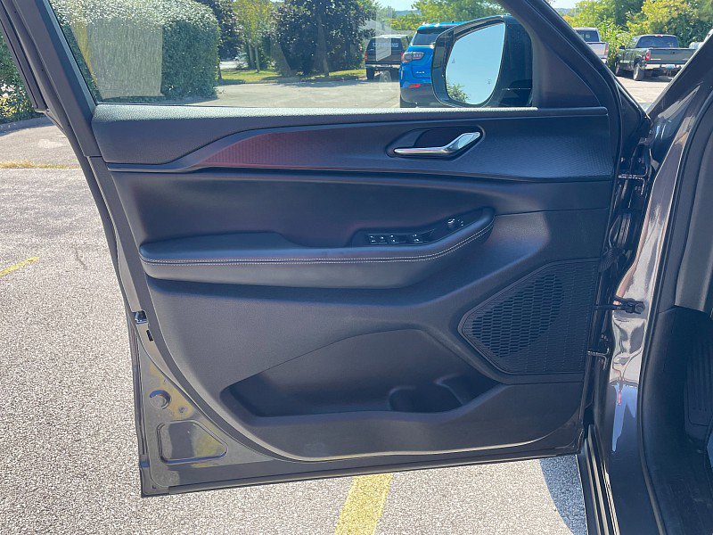 Used 2024 Jeep Grand Cherokee L Laredo image 11