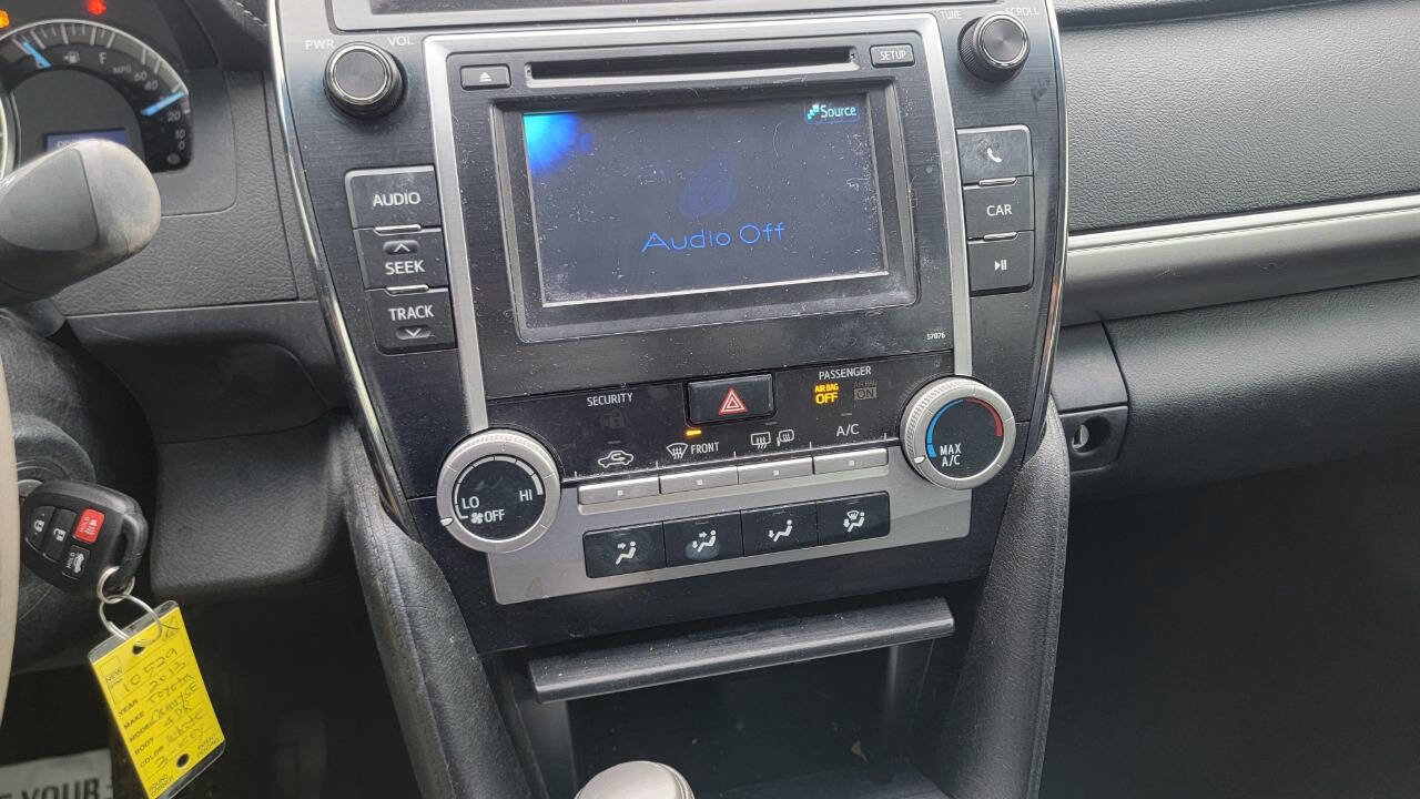 Used 2013 Toyota Camry SE image 12