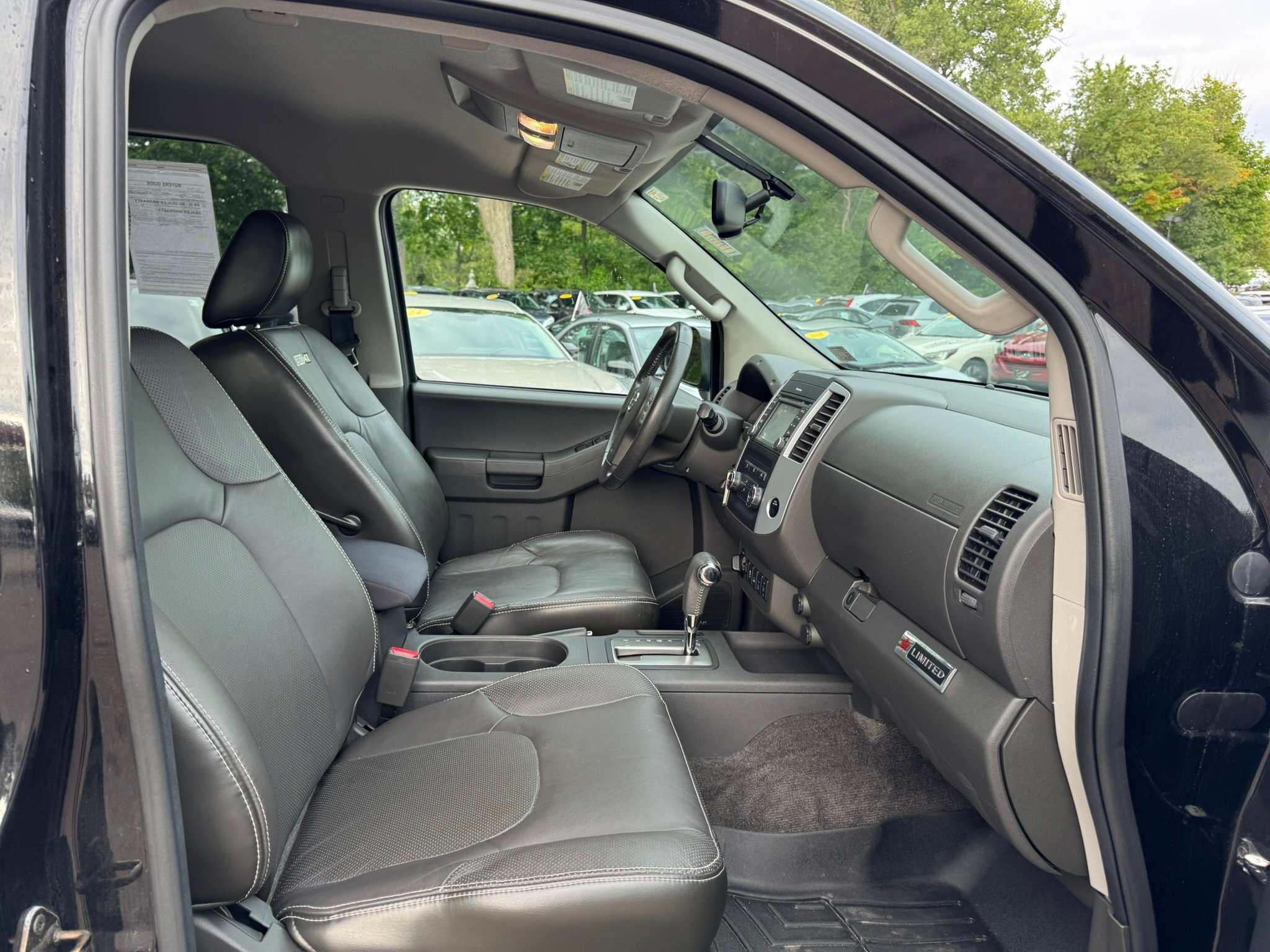 Used 2015 Nissan Xterra PRO-4X AWD/4WD image 11