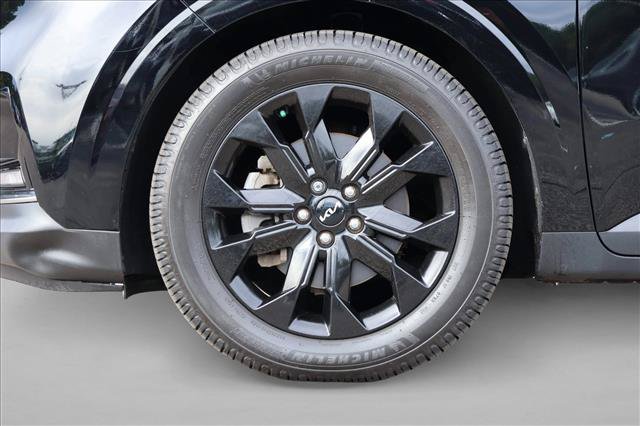 Used 2023 Kia Carnival SX FWD image 9