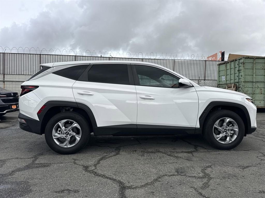 Used 2024 Hyundai Tucson SE image 2