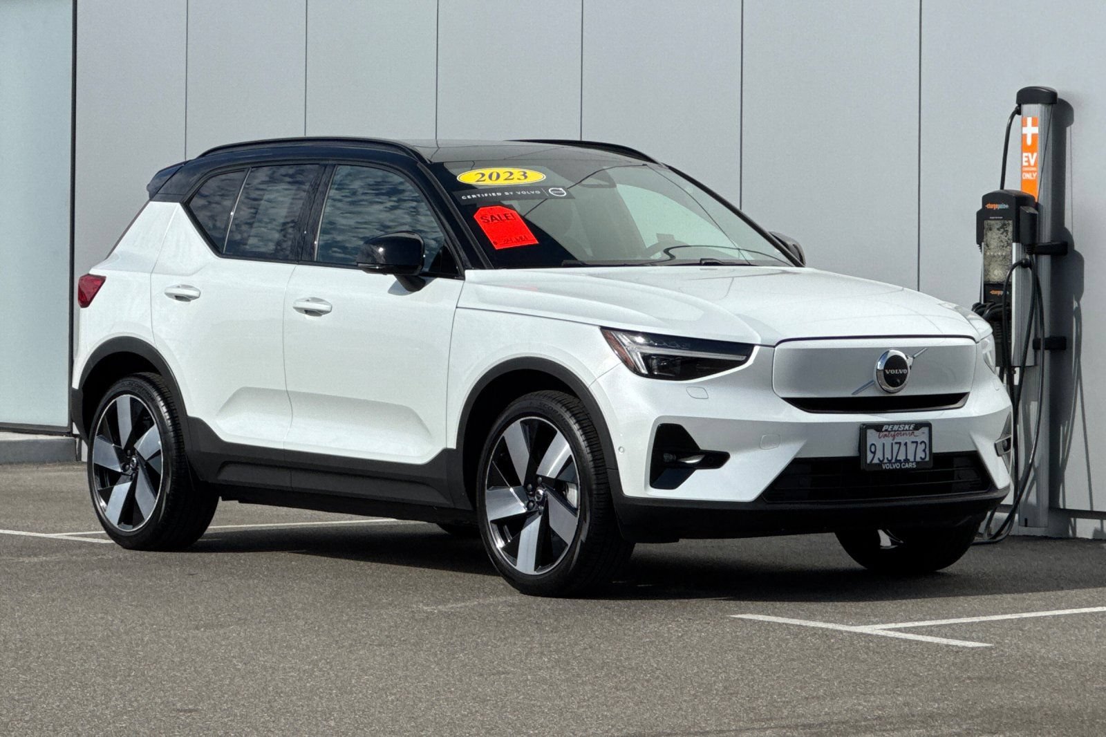 Used 2023 Volvo XC40 Recharge Ultimate w/ Protection Package Premier AWD/4WD image 7