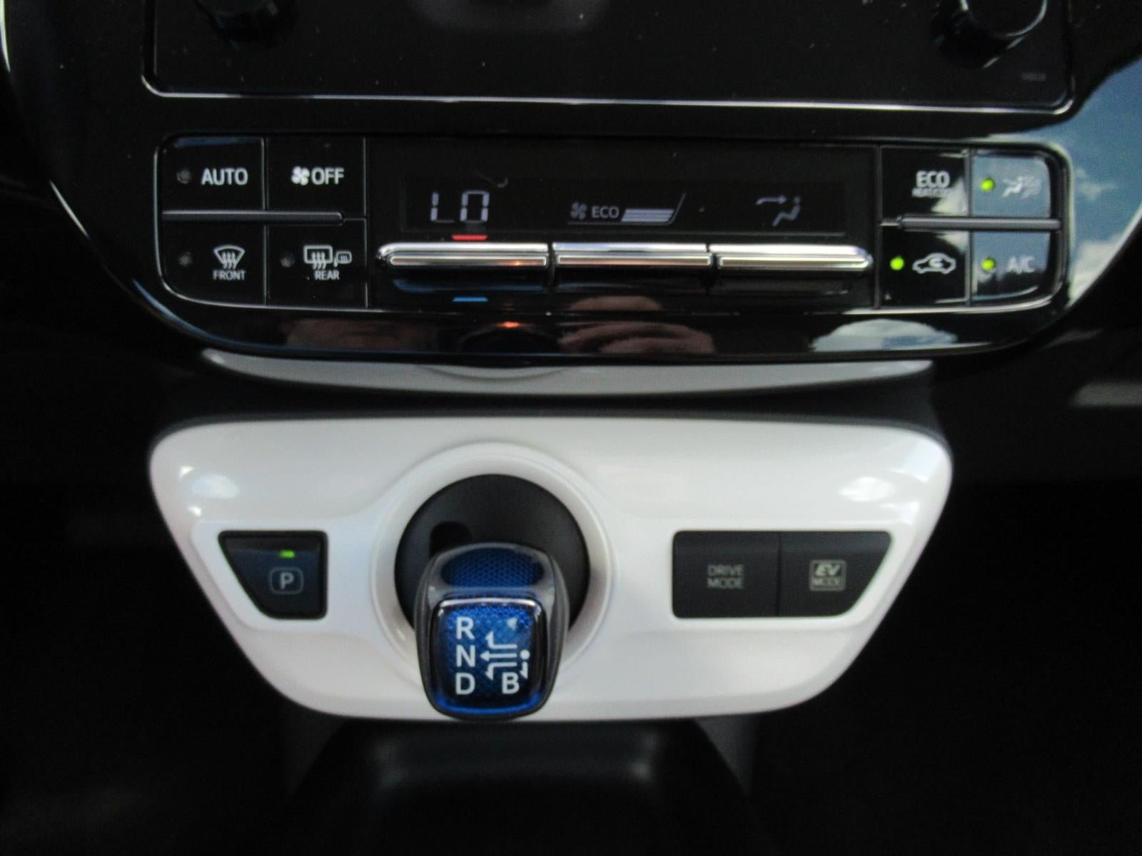 Used 2016 Toyota Prius Two FWD image 25