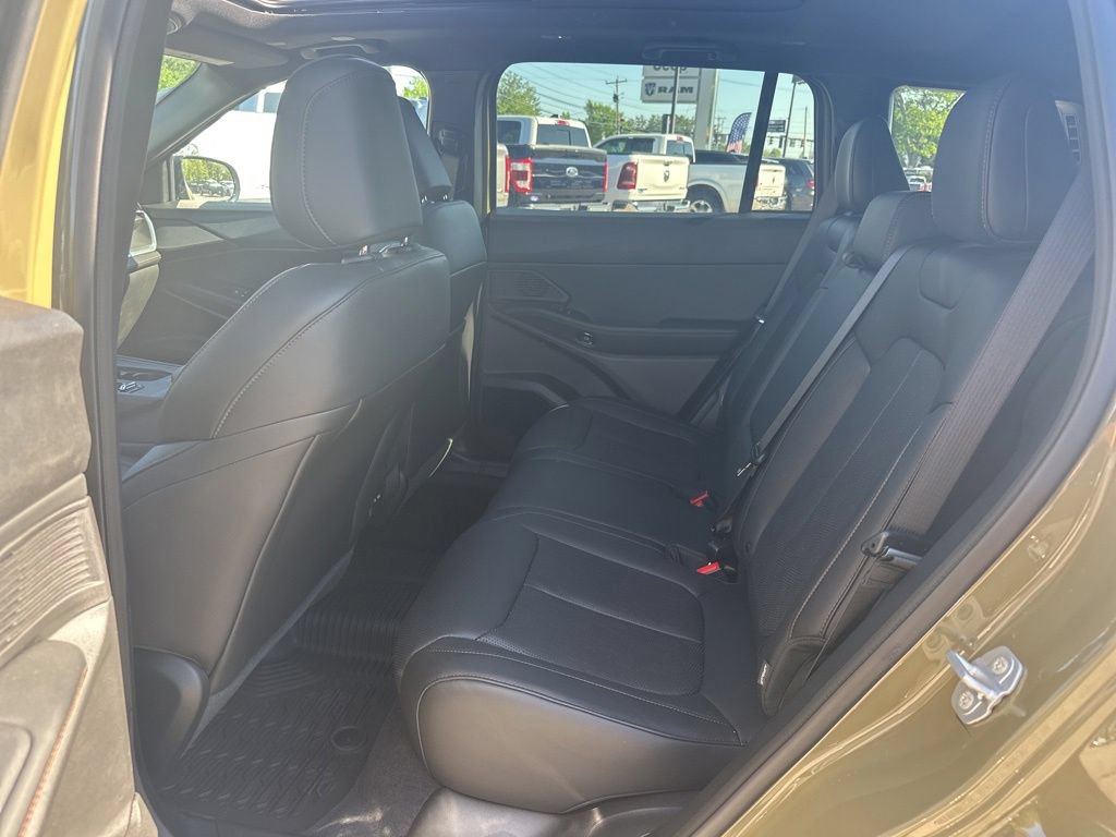 New 2026 Jeep Cherokee Overland w/ Advanced Pro Tech Group AWD/4WD image 27