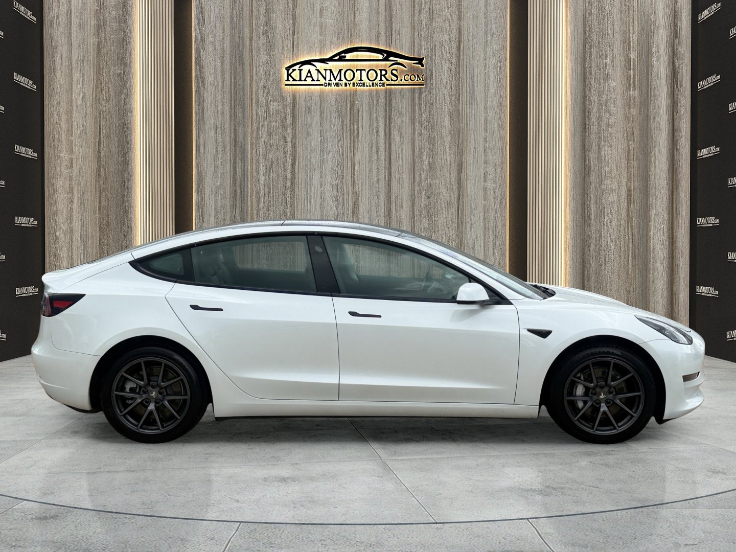 Used 2023 Tesla Model 3 Standard Range RWD image 12