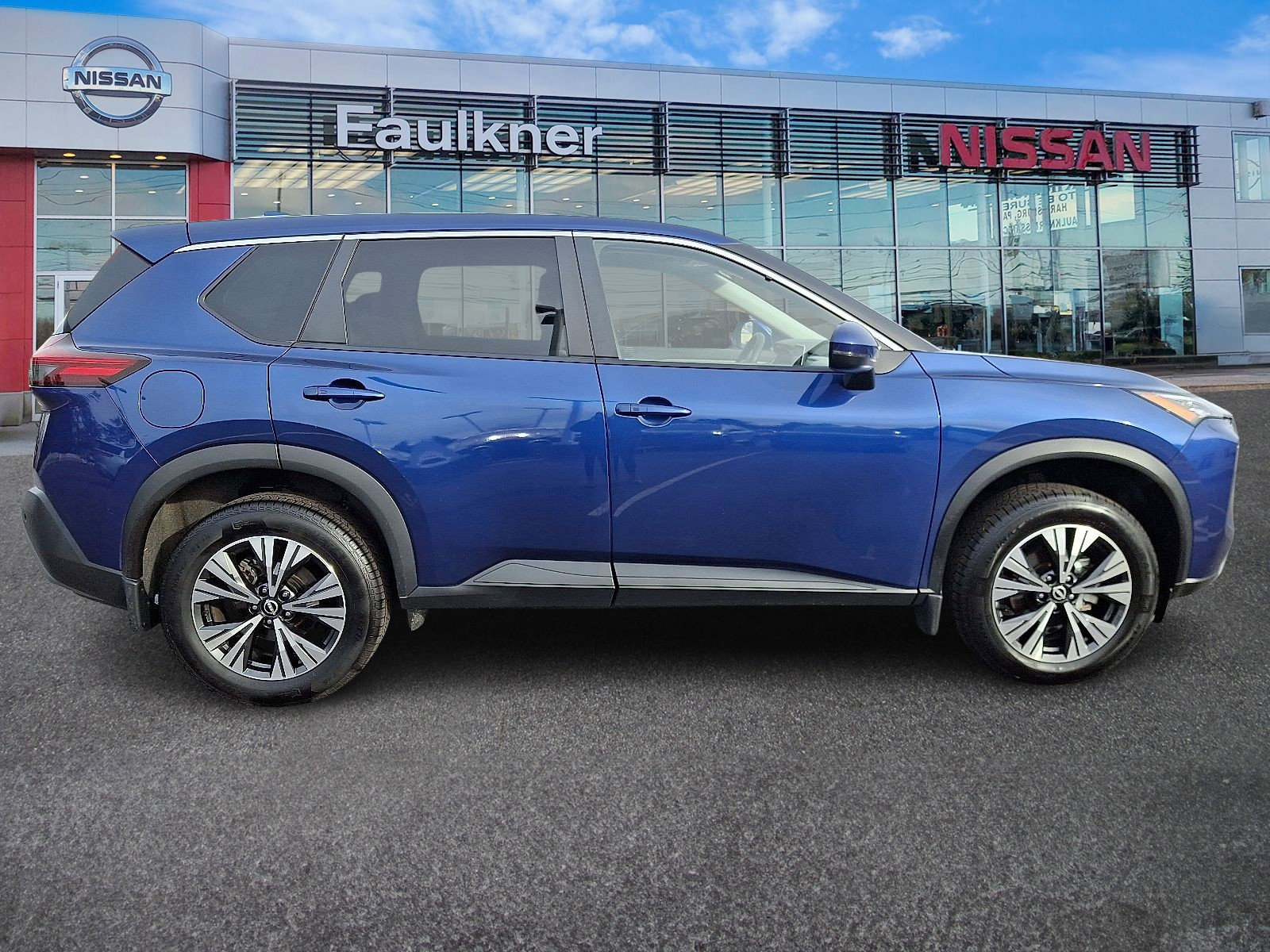 Certified 2023 Nissan Rogue SV image 7