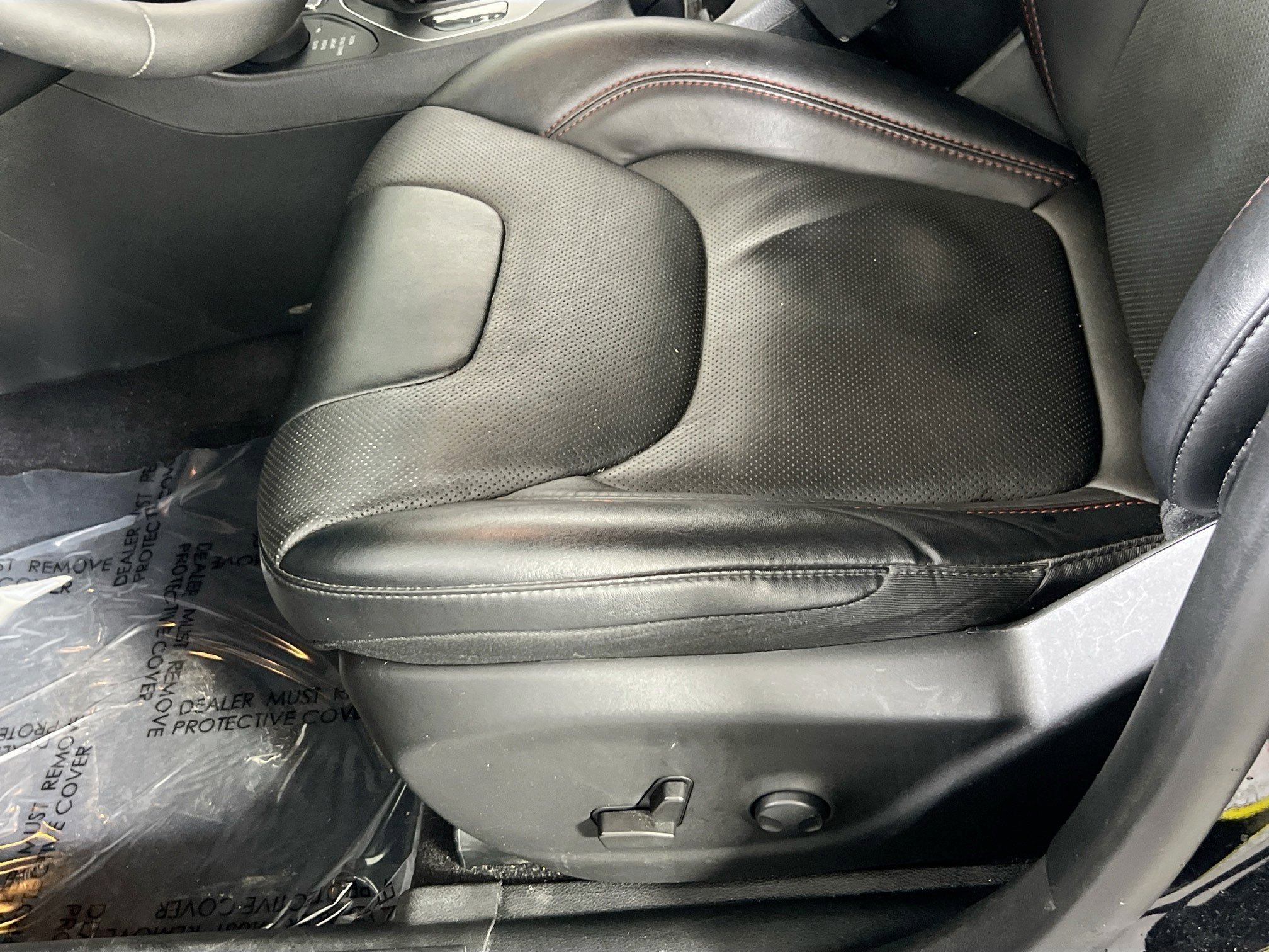 Used 2022 Jeep Cherokee Trailhawk w/ Premium Leather Package image 17
