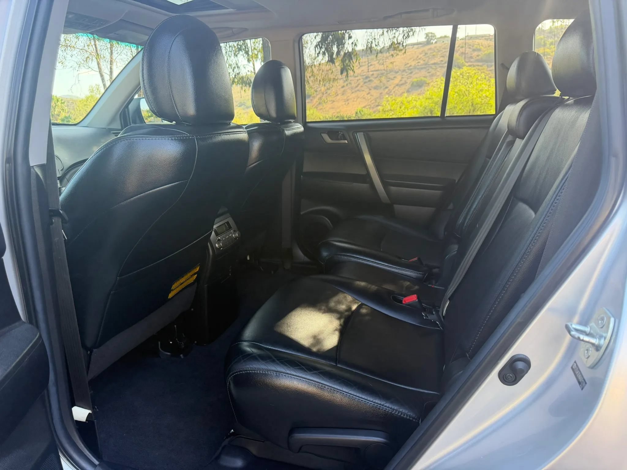 Used 2010 Toyota Highlander SE AWD/4WD image 13
