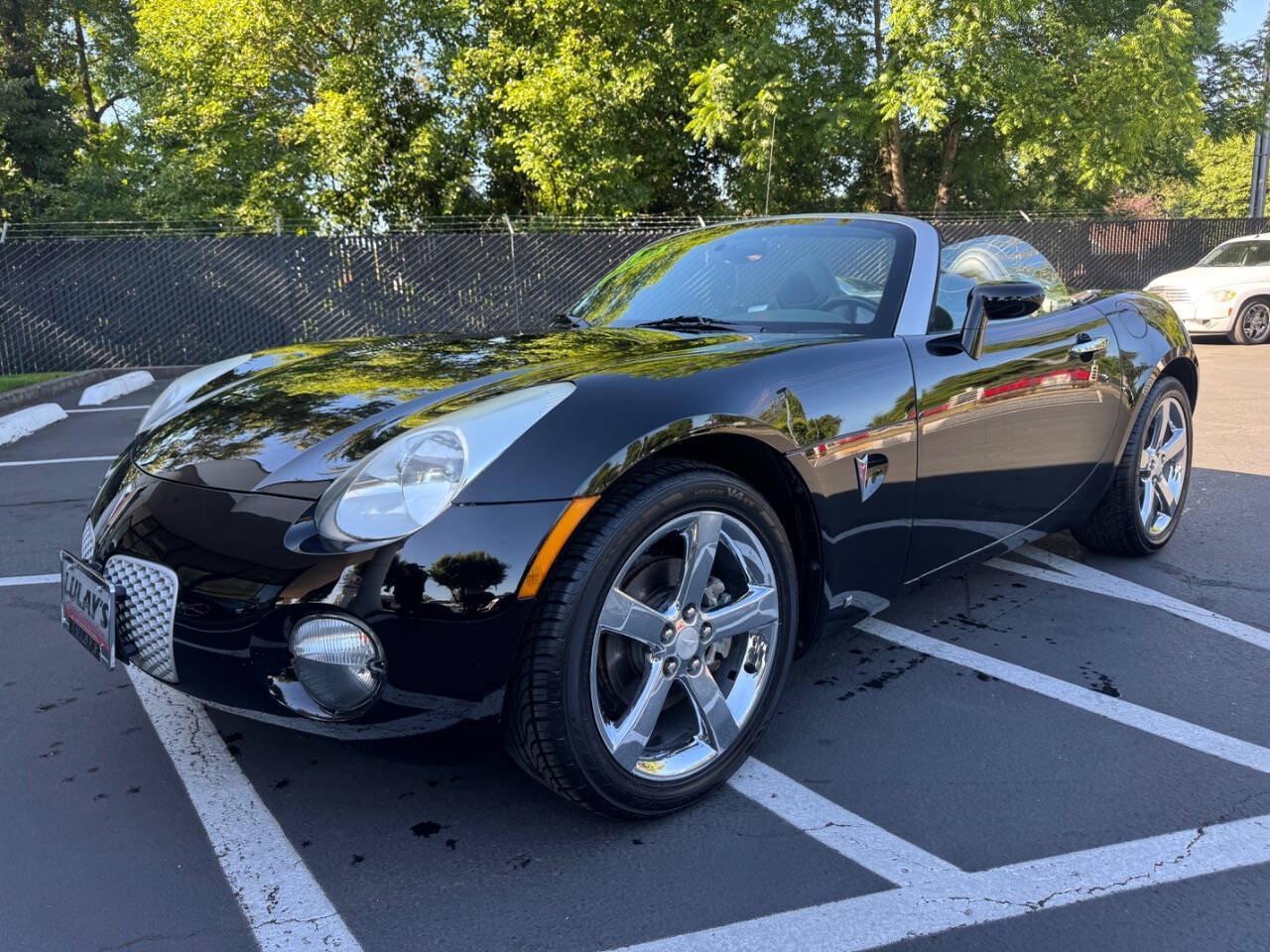 Used 2006 Pontiac Solstice Convertible w/ Premium Package RWD image 1