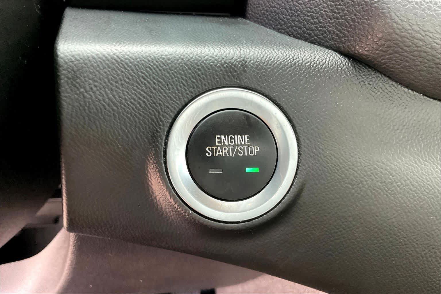Used 2022 GMC Terrain SLE w/ Driver Convenience Package FWD image 31
