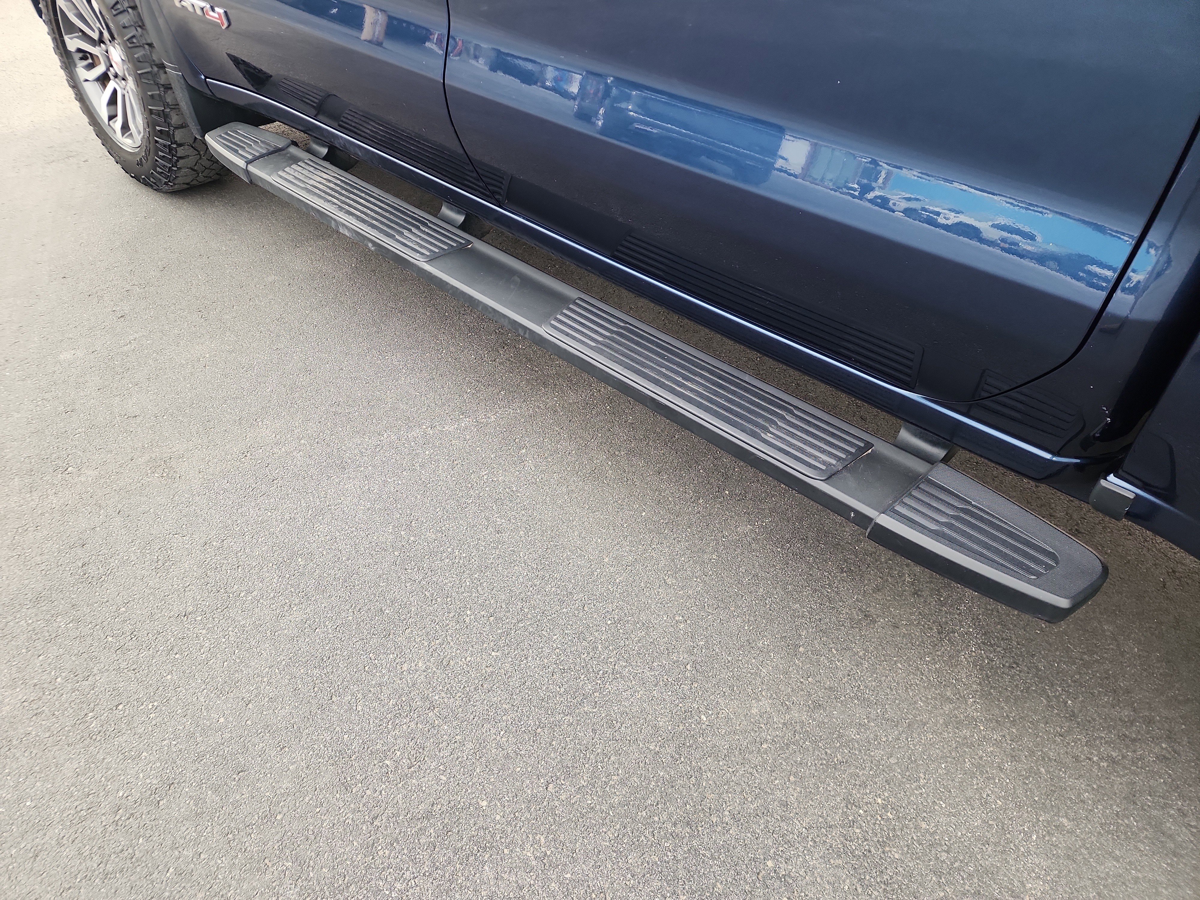 Certified 2020 GMC Sierra 1500 AT4 w/ AT4 Premium Package AWD/4WD image 29