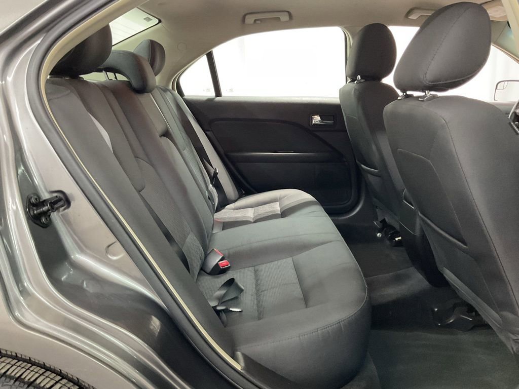Used 2012 Ford Fusion SE image 24