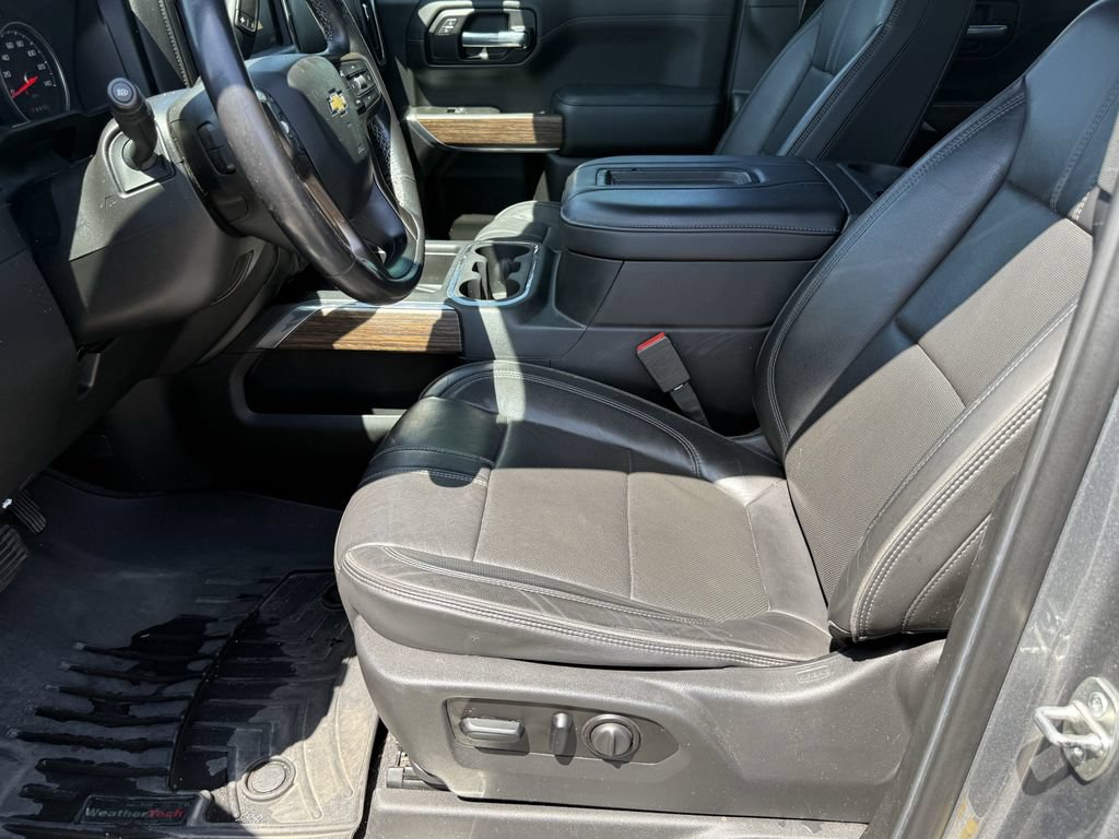 Used 2020 Chevrolet Silverado 1500 High Country w/ Technology Package AWD/4WD image 12