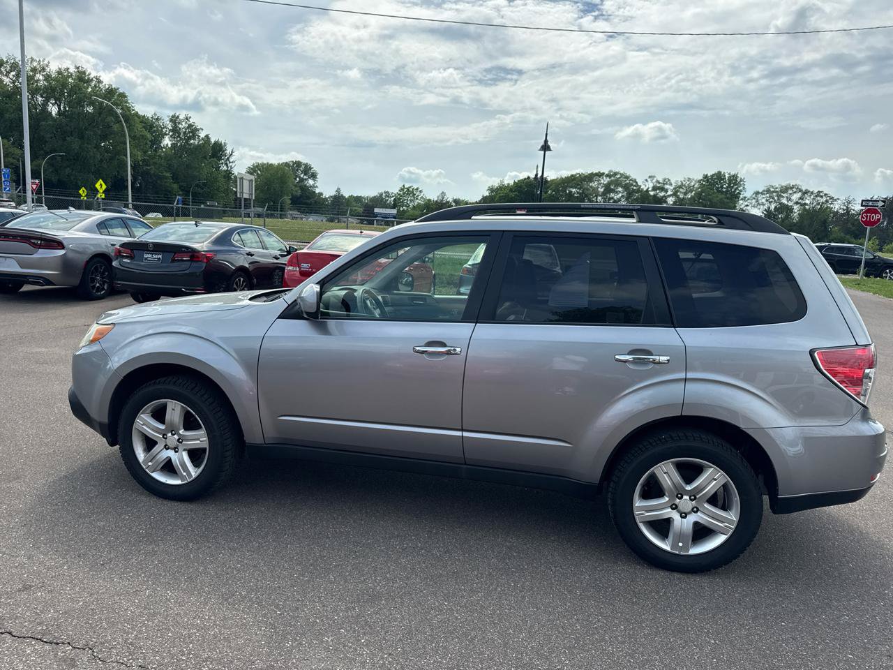 Used 2010 Subaru Forester 2.5X Limited AWD/4WD image 8