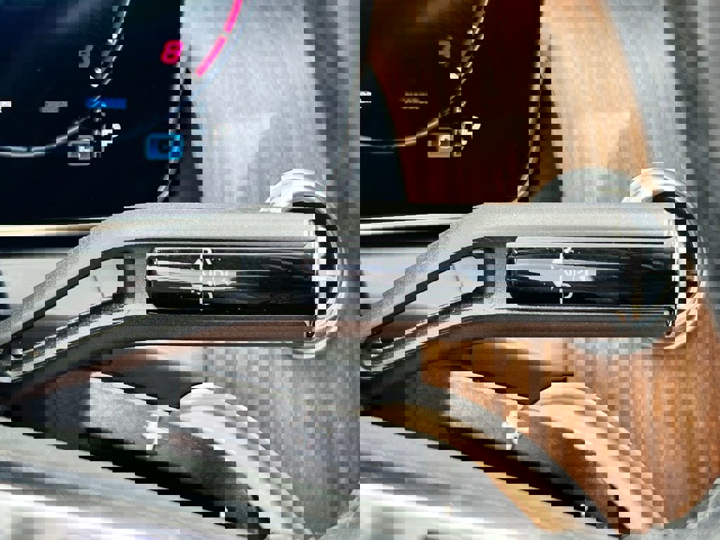 Used 2024 Mercedes-Benz GLC 300 4MATIC image 16