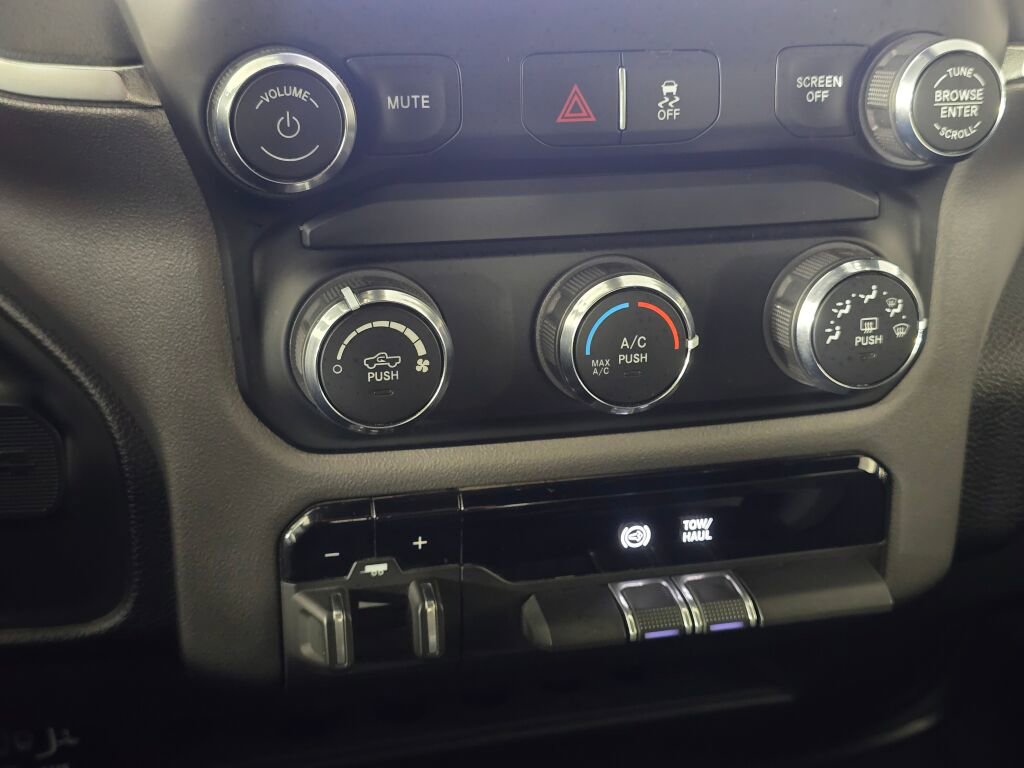 Used 2024 RAM 2500 Big Horn image 35