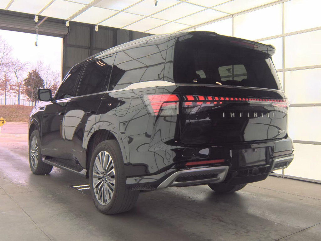 Used 2025 INFINITI QX80 Sensory image 8