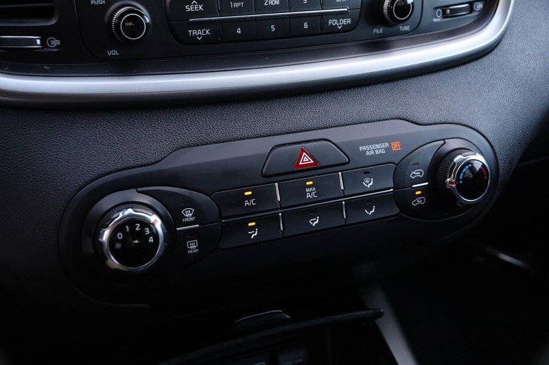 Used 2017 Kia Sorento L image 15