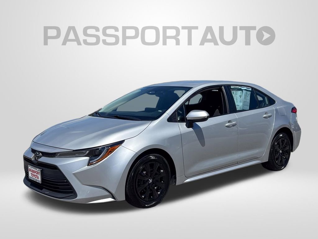 Used 2025 Toyota Corolla LE FWD image 1