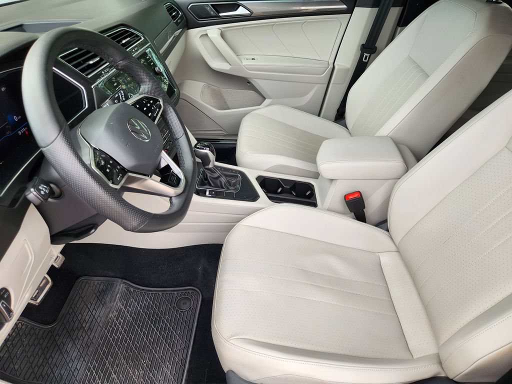 Used 2022 Volkswagen Tiguan SE R-Line FWD image 8