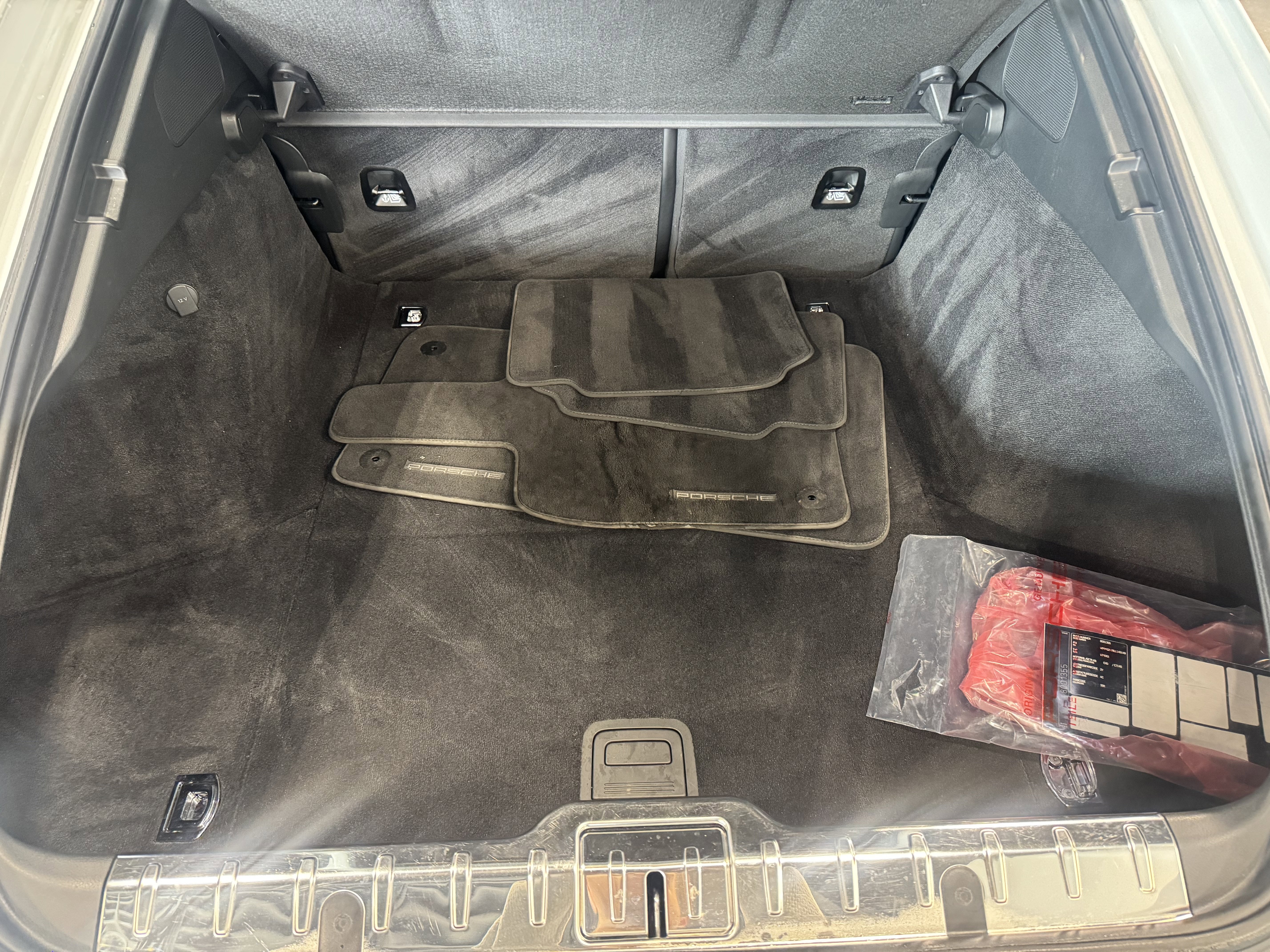 Used 2020 Porsche Panamera GTS w/ Premium Package Plus image 15