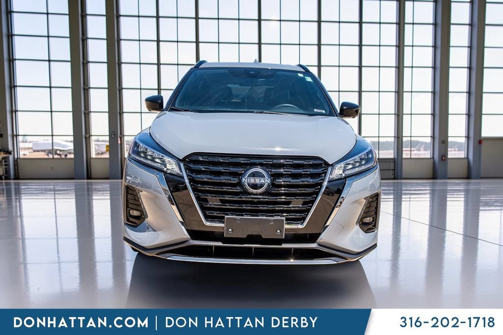 Used 2023 Nissan Kicks SR w/ SR Premium Package FWD image 27