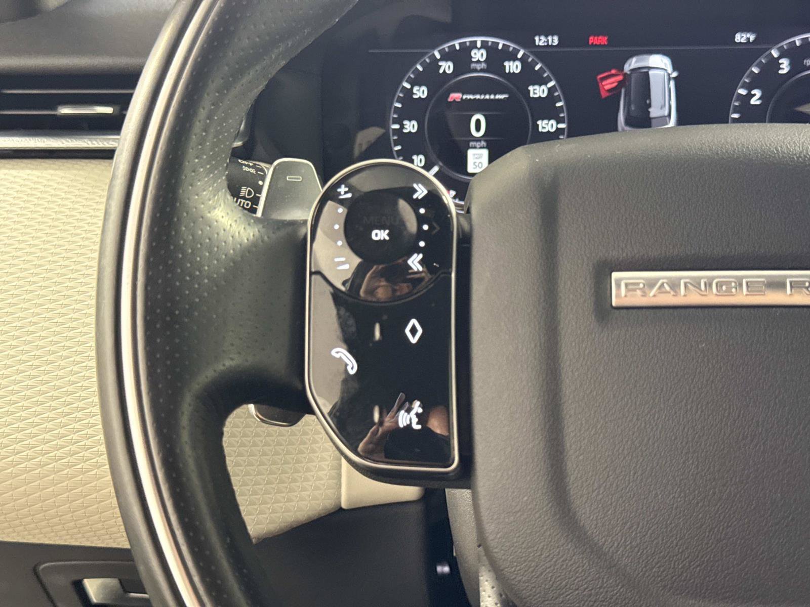 Used 2018 Land Rover Range Rover Velar R-Dynamic SE AWD/4WD image 32