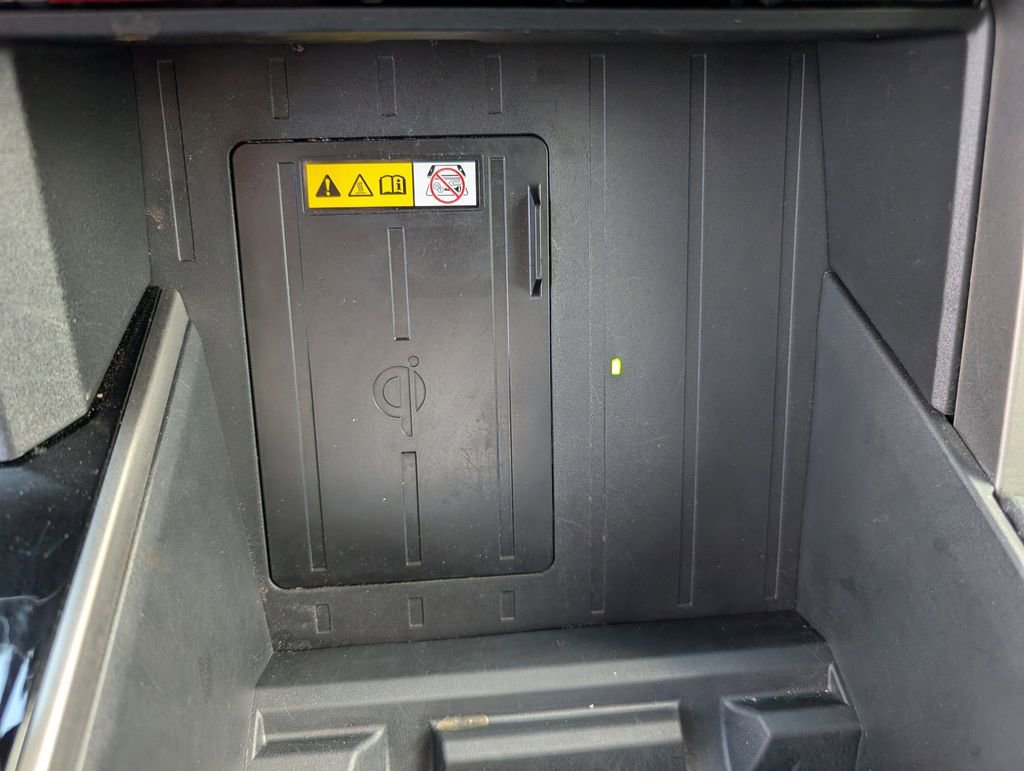 Used 2023 Toyota Tundra Limited w/ Power Package image 19