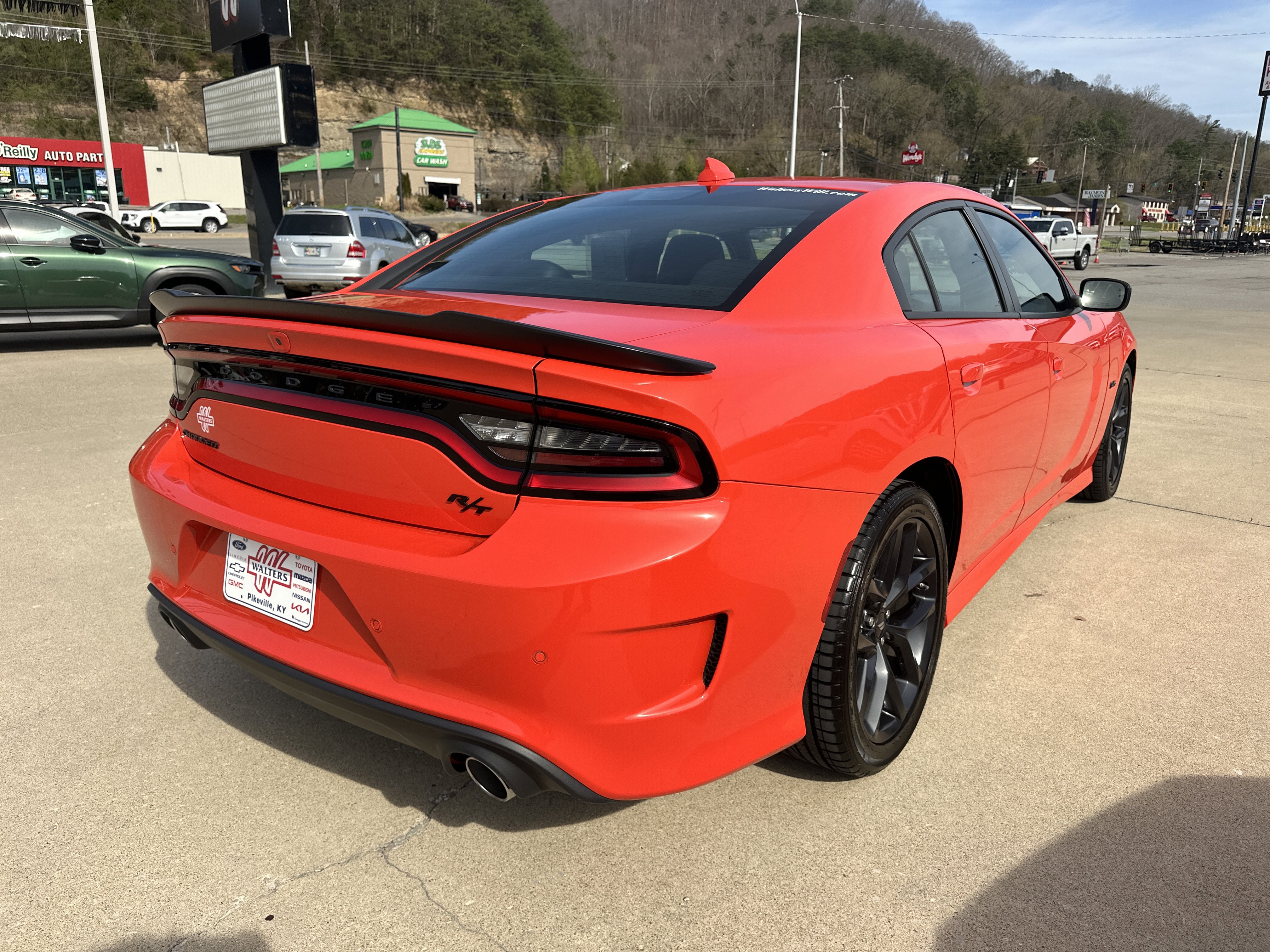 Used 2023 Dodge Charger R/T w/ Plus Group RWD image 2