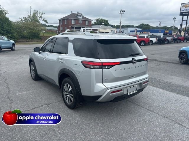 Used 2023 Nissan Pathfinder SL AWD/4WD image 4