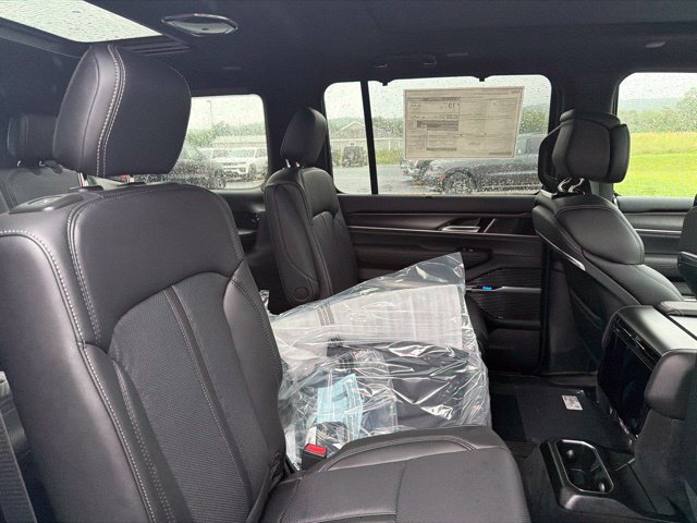 New 2026 Jeep Grand Wagoneer Summit AWD/4WD image 22