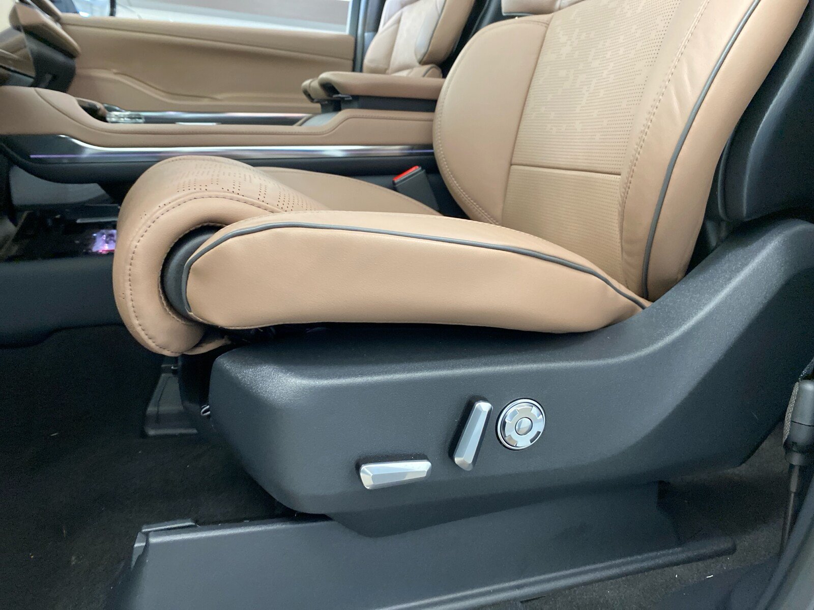 New 2025 Lincoln Navigator Black Label AWD/4WD image 22