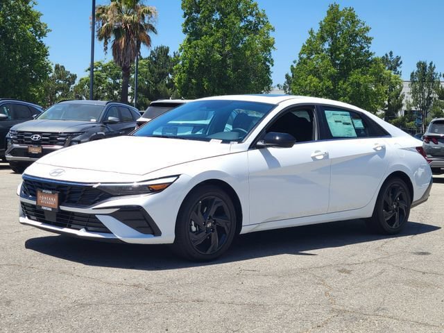 New 2026 Hyundai Elantra SEL Sport FWD image 2