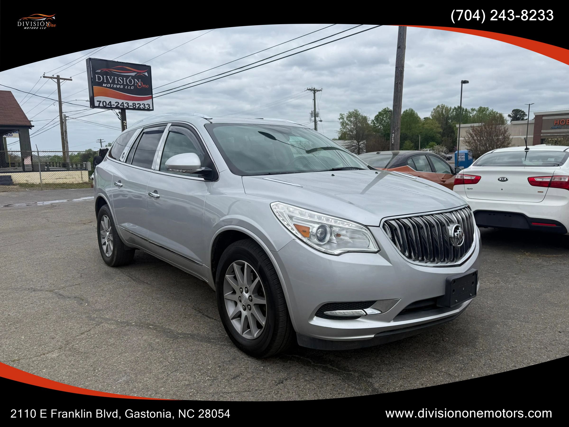 Used 2017 Buick Enclave Leather image 3