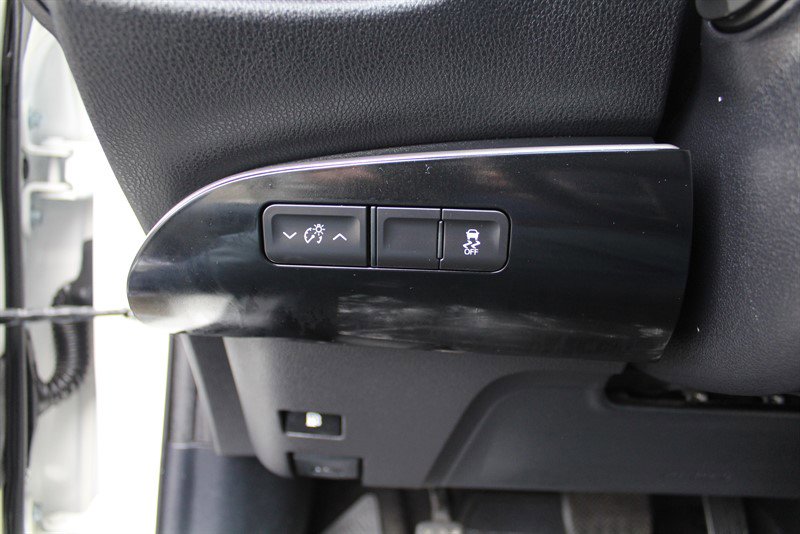 Used 2016 Toyota Prius Three image 16