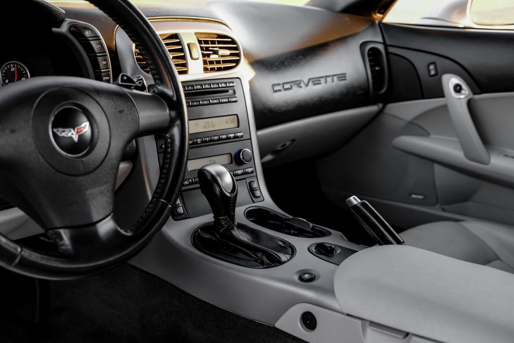 Used 2006 Chevrolet Corvette Coupe w/ Preferred Equipment Group image 29