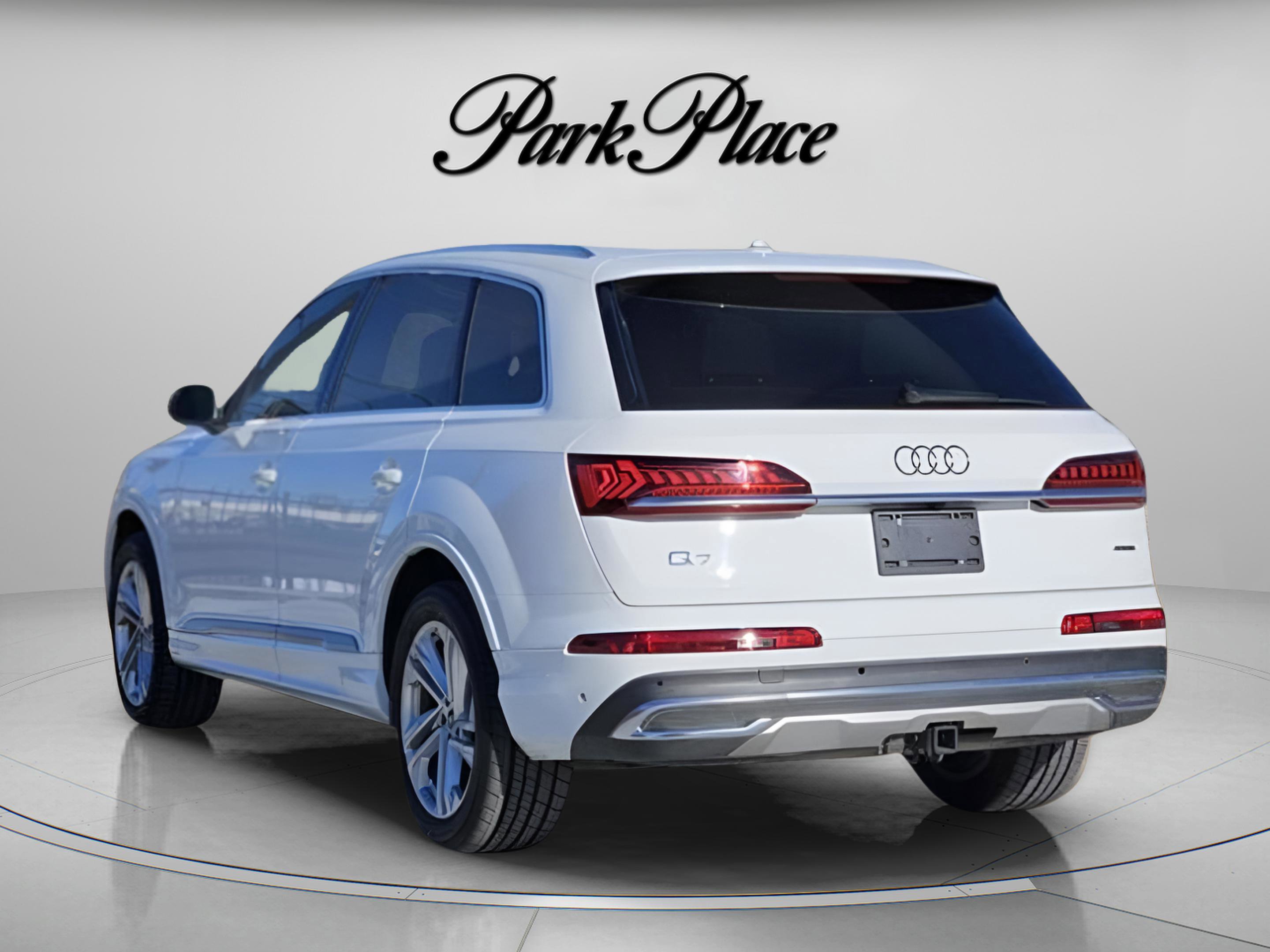 Used 2022 Audi Q7 2.0T Premium w/ Convenience Package image 3