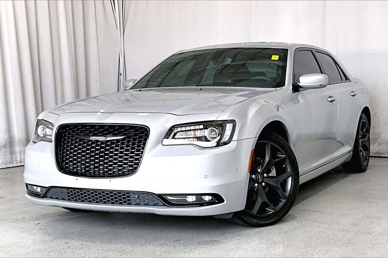 Used 2023 Chrysler 300 S RWD image 11